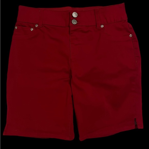 EST. 1946 Denim Pants - NWOT / EST. 1946 Denim Juniors / women’s size 2 red shorts. NEVER BEEN WORN!!!